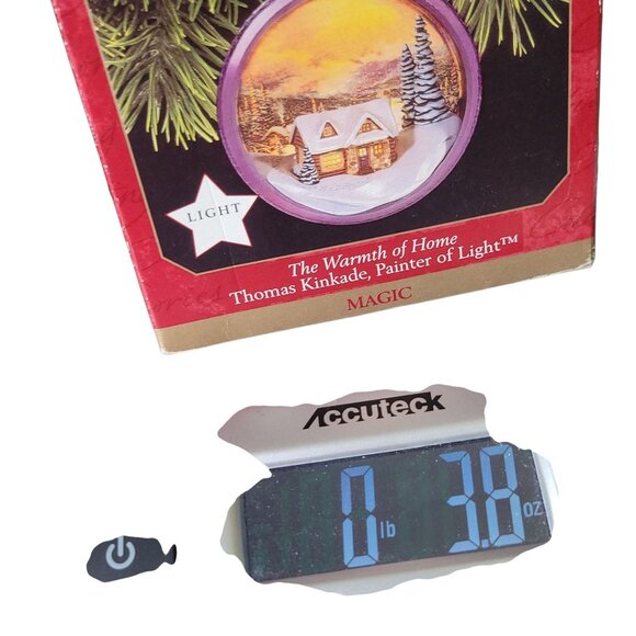 Hallmark Keepsake Ornament The Warmth Of Home Thomas Kinkade 1997 Magic Lighted - Picture 8 of 8